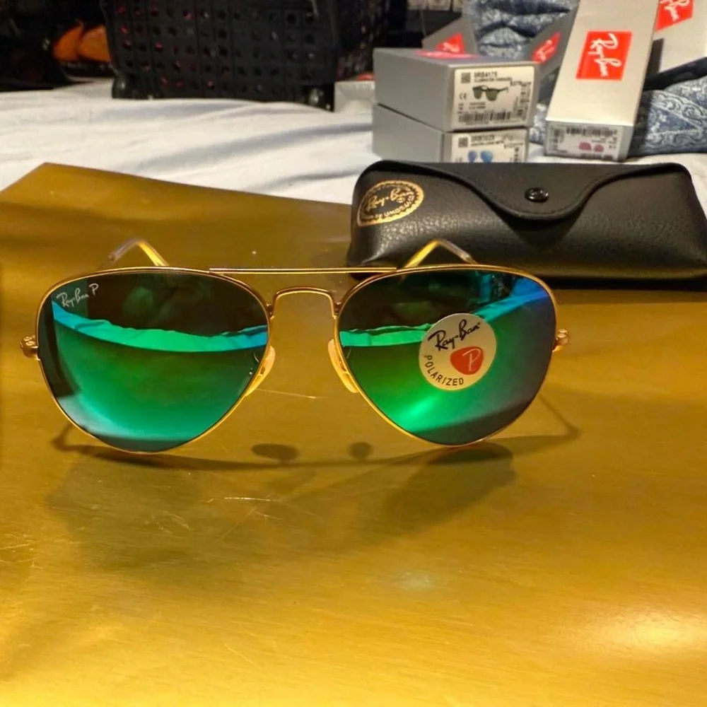 Ray-Ban Aviator Sunglasses - Gold Frame with Green Mirror Polarized Lenses